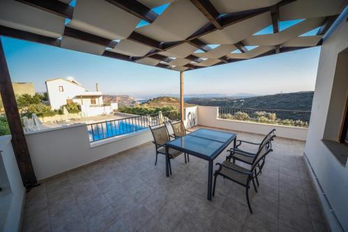 Bazén v ubytování Lenikos Resort nebo v jeho okolí