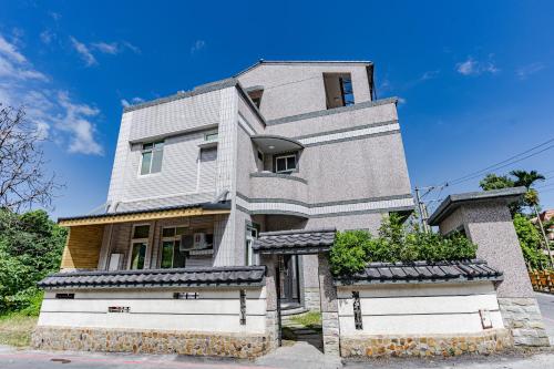 a large house with at Hualien Wazuka Homestay in Hualien City