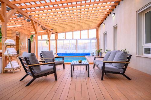 Πισίνα στο ή κοντά στο Villa Reefna