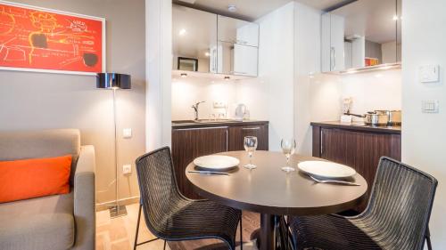 Dapur atau dapur kecil di Aparthotel Adagio Marseille Timone