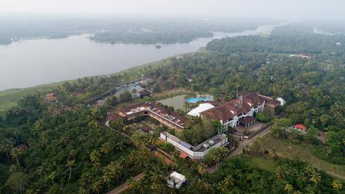 Vue panoramique sur l'établissement Plumeria Lake Resort & SPA