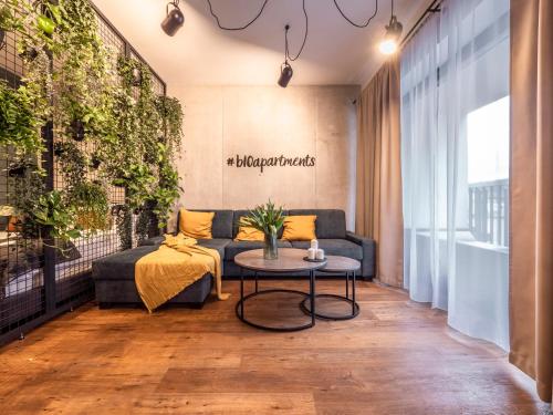 Ruang duduk di B10 Business Apartments
