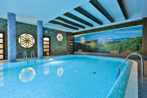 Bazén v ubytování Hotel&SPA Jawor nebo v jeho okolí