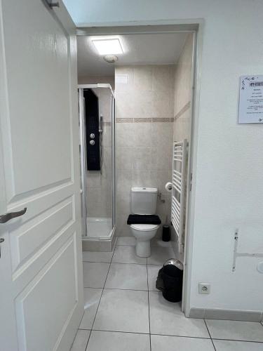 Bilik mandi di Kimi Résidence