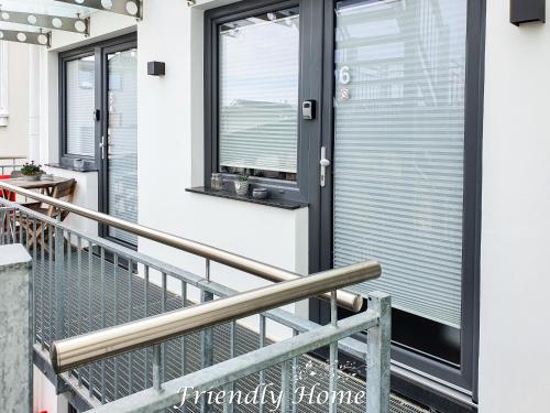 Balkón nebo terasa v ubytování Friendly Home - Einzelappartement "Trust" Köln Bonn Phantasialand