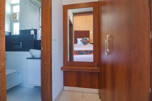 Η κουζίνα ή μικρή κουζίνα στο FabHotel Grand Arya