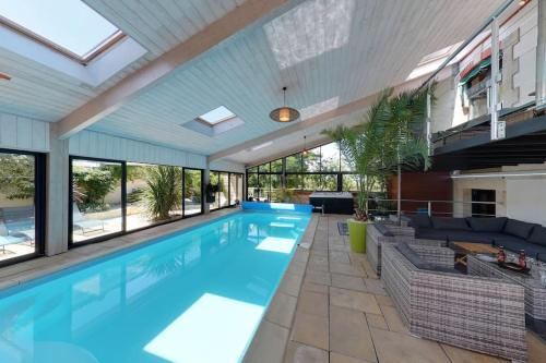 Villa 4* vue mer piscine spaの敷地内または近くにあるプール