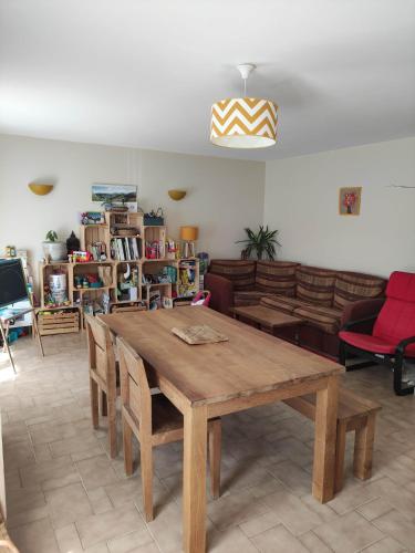 Photo de la galerie de l'établissement Agréable maison de village, au calme, à Thônes