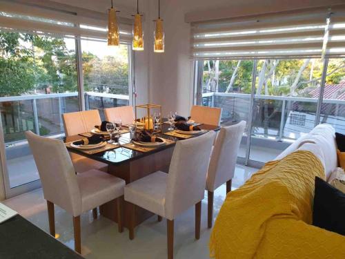 Posezení v ubytování Apart-Hotel de Lujo en Eje Corporativo de Asunción! 2 y 3 habitaciones