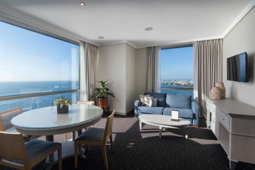 Vue générale sur la mer ou vue sur la mer prise depuis l'hôtel