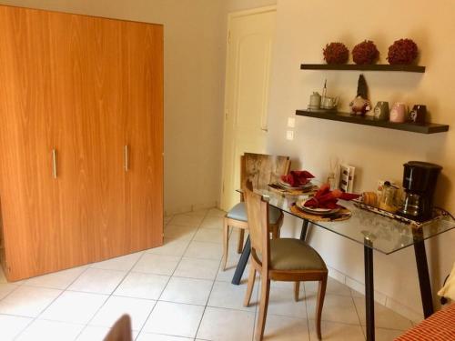 Φωτογραφία από το άλμπουμ του Central Charming Apartment στην Τρίπολη
