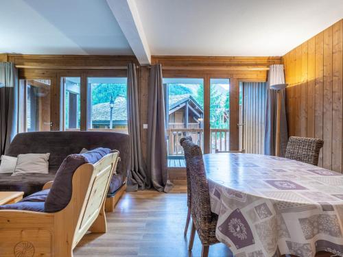 Spacieux appartement 3 pièces avec balcon, départ skis aux pieds, WIFI à Val-d'Isère
