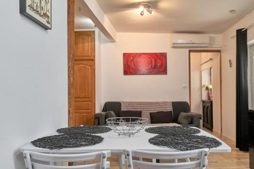 Area soggiorno di Apartment 250 M from the beach
