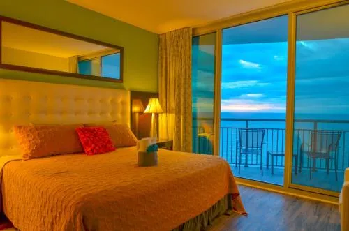 Oceanfront Paradise Sleeps 10 w Stunning Sunrises photo 5