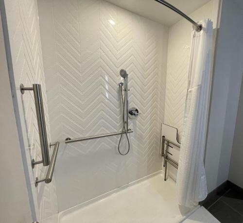 Ванная комната в Holiday Inn Hotel & Suites Chicago - Downtown by IHG