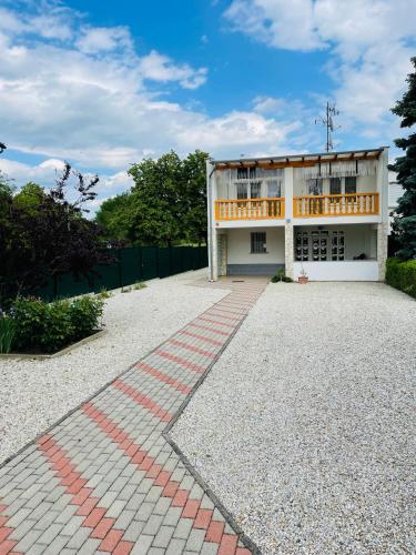 Karolin Apartman