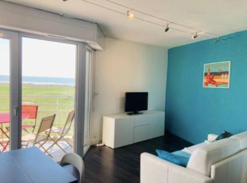 Studio vue mer avec piscine