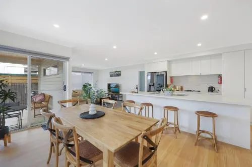 Racecourse Retreat picture