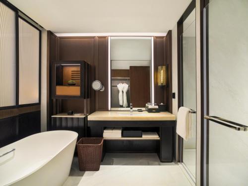 Koupelna v ubytování Sheraton Ninghai