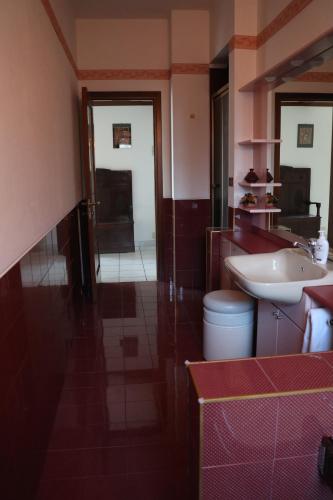 Bathroom sa Appartamento in villa con vista Monviso