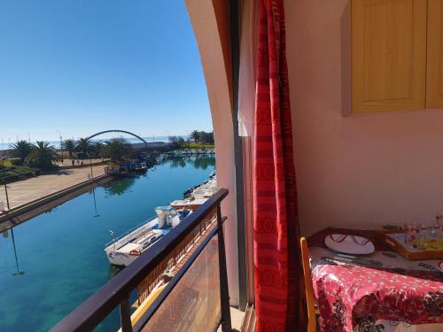 Studio avec parking, coeur marina - FR-1-472-180