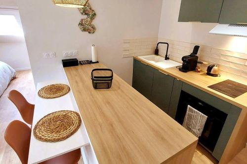 Photo de la galerie de l'établissement Studio chaleureux classé 3 étoiles - Idéalement situé, à Bagnères-de-Bigorre