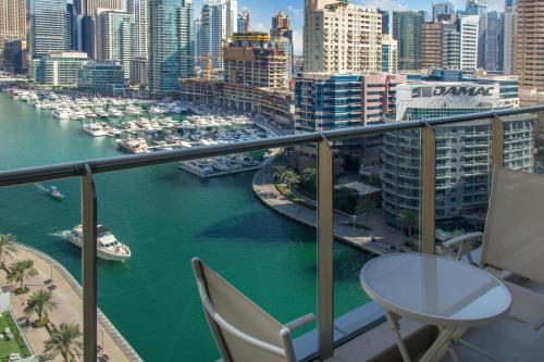 Fotografie z fotogalerie ubytování FAM Living - Sparkle Towers 1B - Marvelous Marina Views v Dubaji