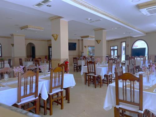 Reštaurácia alebo iné gastronomické zariadenie v ubytovaní Hotel Sol Sanlúcar
