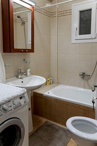 Lemon Beach Front Apartment, Nikiti