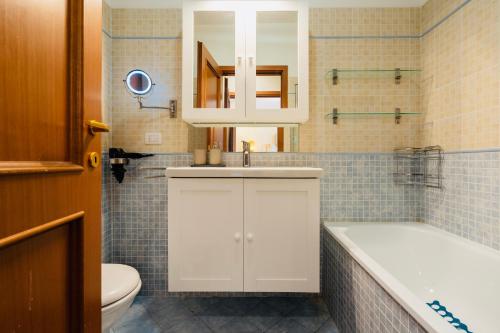 Ванна кімната в Adventure Rent Apartment • Rome