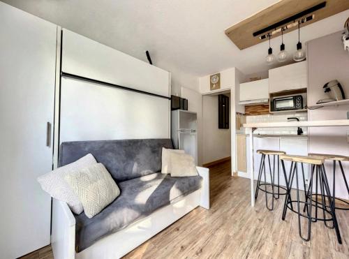 Kuchyňa alebo kuchynka v ubytovaní Rez de jardin à 900m de la plage