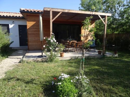 Beau 2 pièces climatisé avec jardin dans villa à Mougins