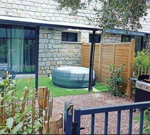 N7 Maison T2 climatisé avec jacuzzi privé