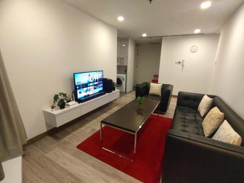 TV tai viihdekeskus majoituspaikassa Elegant Homes Apartment One Bukit Ceylon