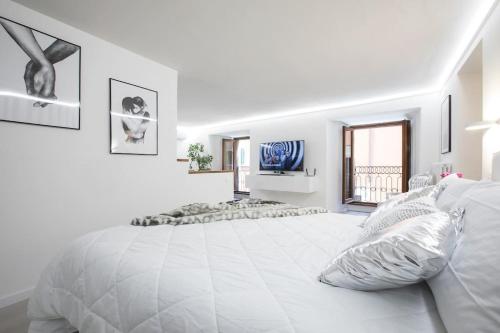 Ένα ή περισσότερα κρεβάτια σε δωμάτιο στο My Piazza Navona Jacuzzi Suite - Top Collection