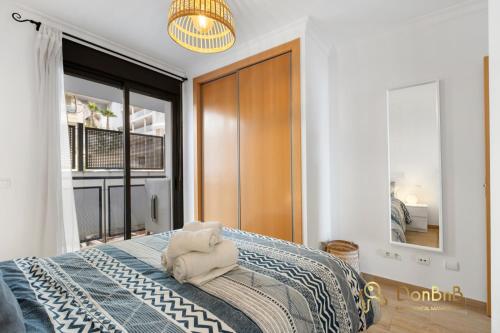 Cozy apartment with sea view and private parking in Fuengirola