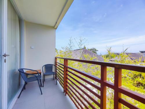 Seminyak Square Hotel And Villasにあるバルコニーまたはテラス