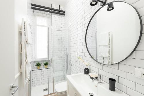 White flat Ground Floor