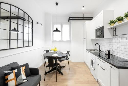 White flat Ground Floor