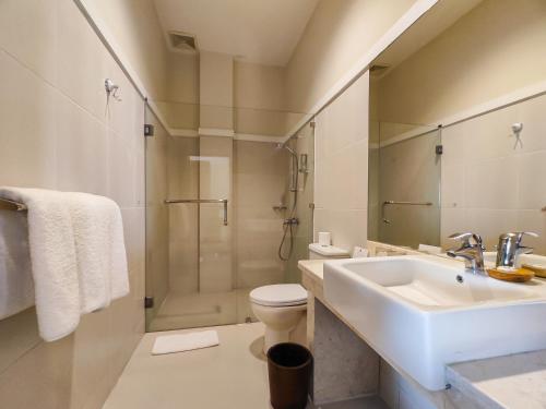 Seminyak Square Hotel And Villasにあるバスルーム