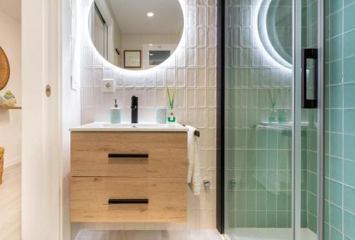 Un baño de El Bajondillo Premium loft