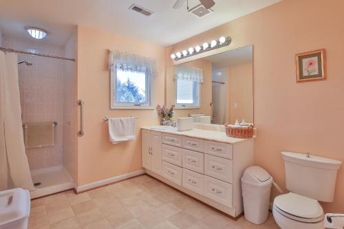 Bilik mandi di Purcellville Home