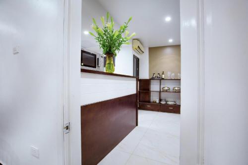 Una cocina o zona de cocina en My Linh Hotel