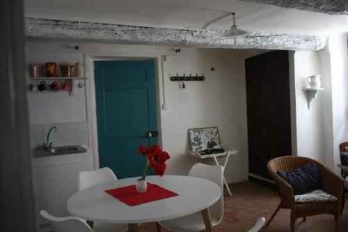 Fotografia z galérie ubytovania La Maison de Michele v destinácii Le Fugeret