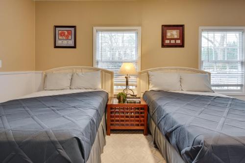 En eller flere senger på et rom på Dreamy Acworth Home with Resort-Style Amenities!
