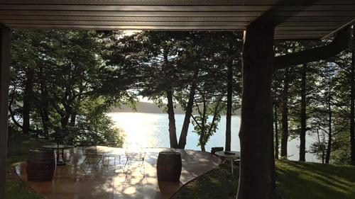 Lakefront Hideaway – Photos 5