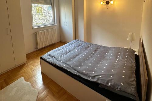 เตียงในห้องที่ NN Apartment