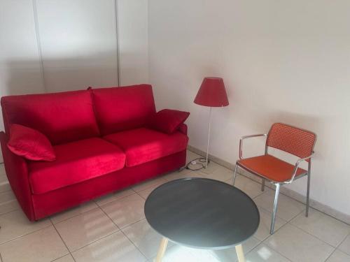 Fotografia z galérie ubytovania Superbe studio centre ville et parking en résidence de standing v destinácii La Ciotat