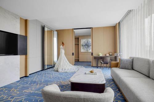 TV a/nebo společenská místnost v ubytování Changzhou Marriott Hotel Jintan