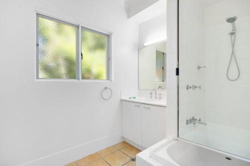 Ένα μπάνιο στο 10 Wesley Court Noosa Heads